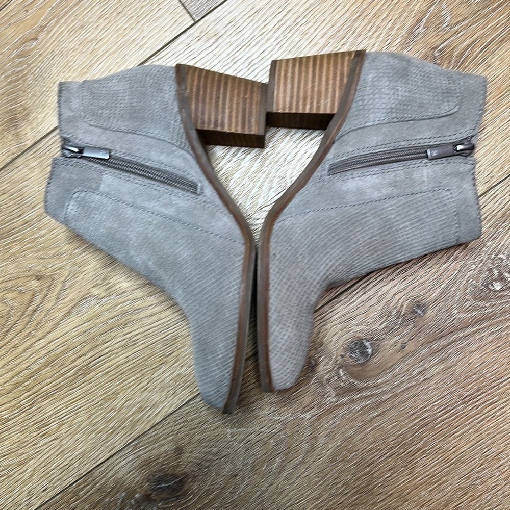 Lucky Brand Ponic Gray Suede Ankle Boots Size 6.5M - Picture 4 of 8